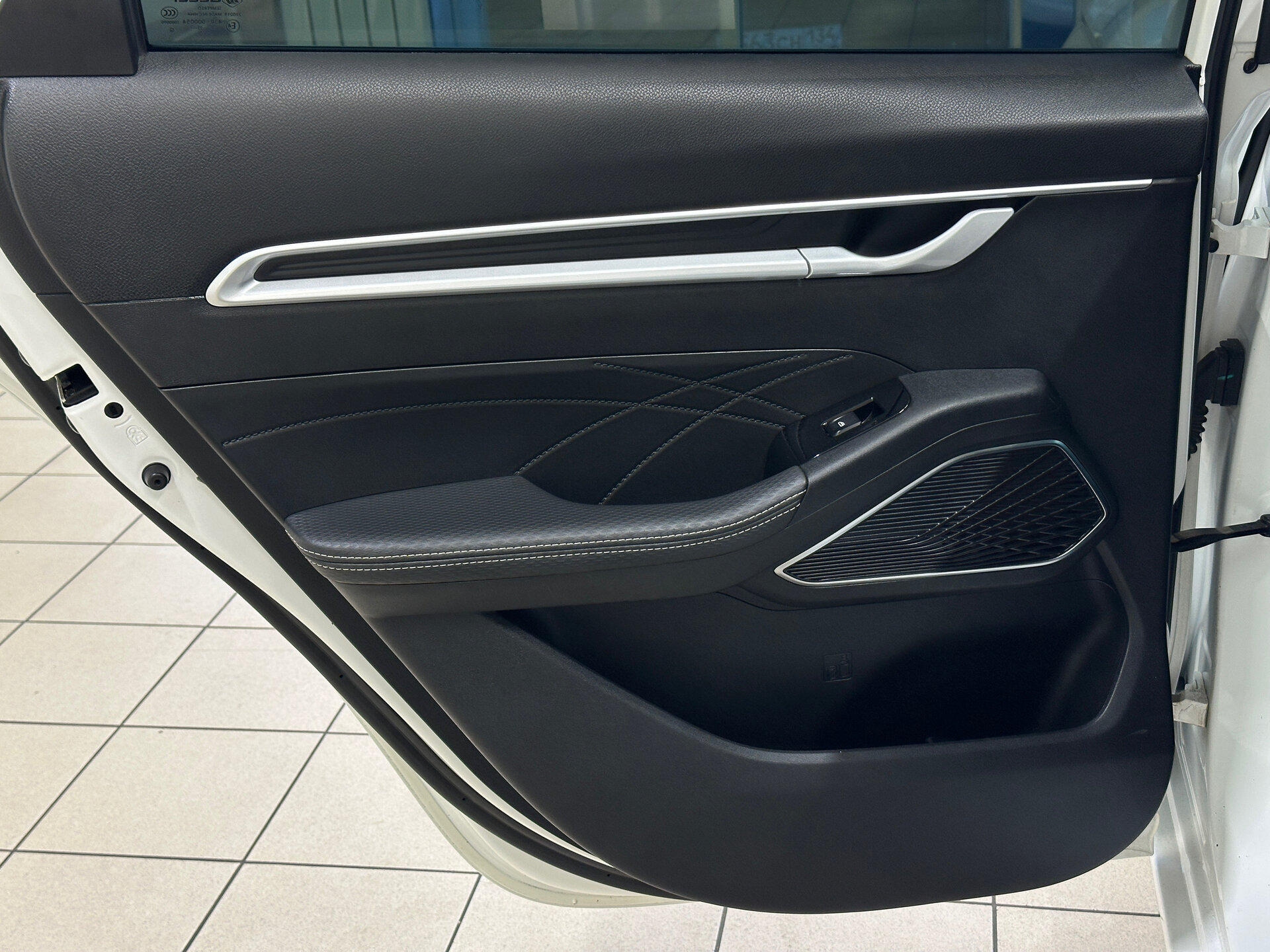 Geely Emgrand, II 2023