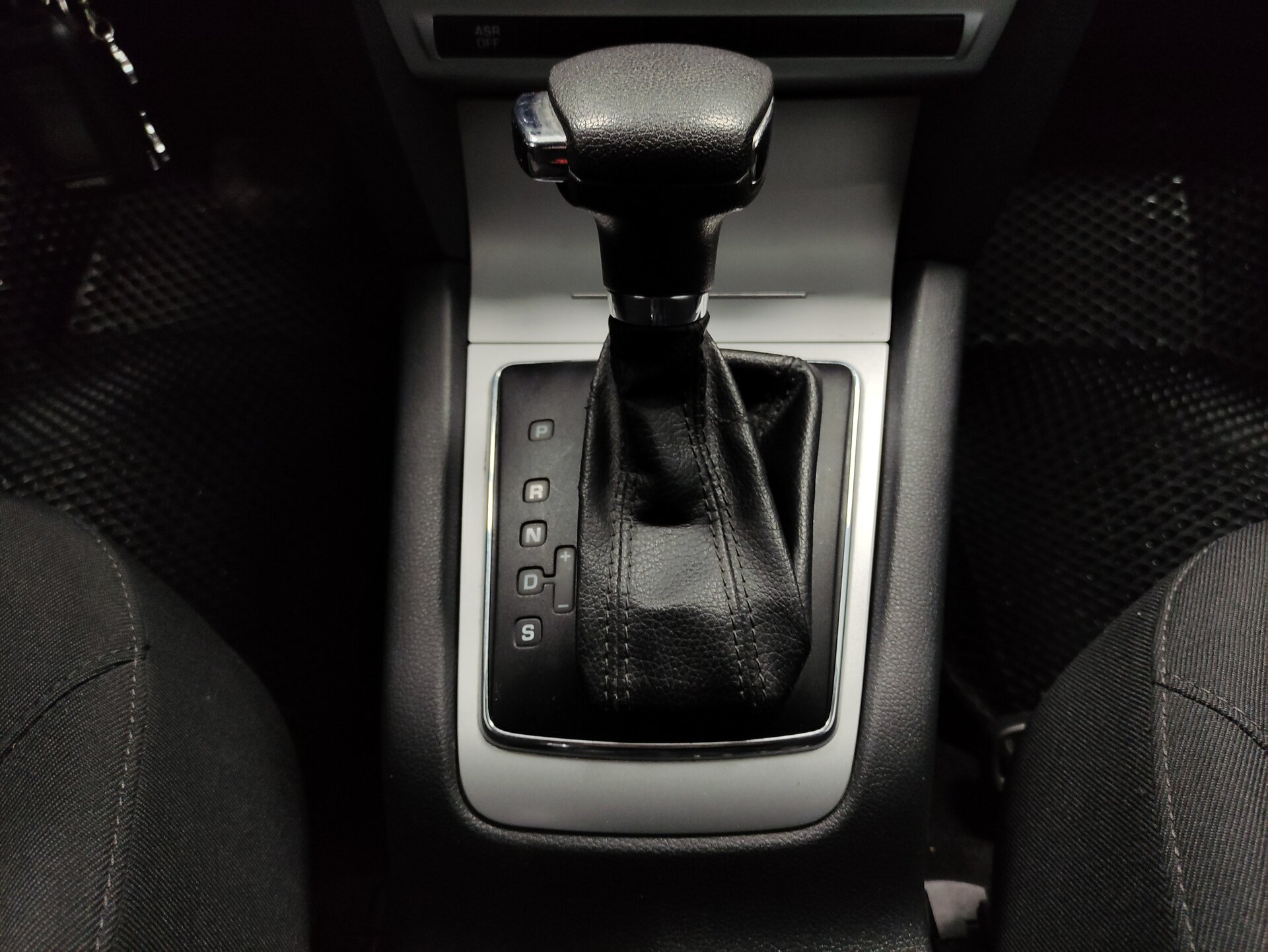 Skoda Octavia, II (A5) Рестайлинг 2011 Skoda Octavia, II (A5) Рестайлинг 2011