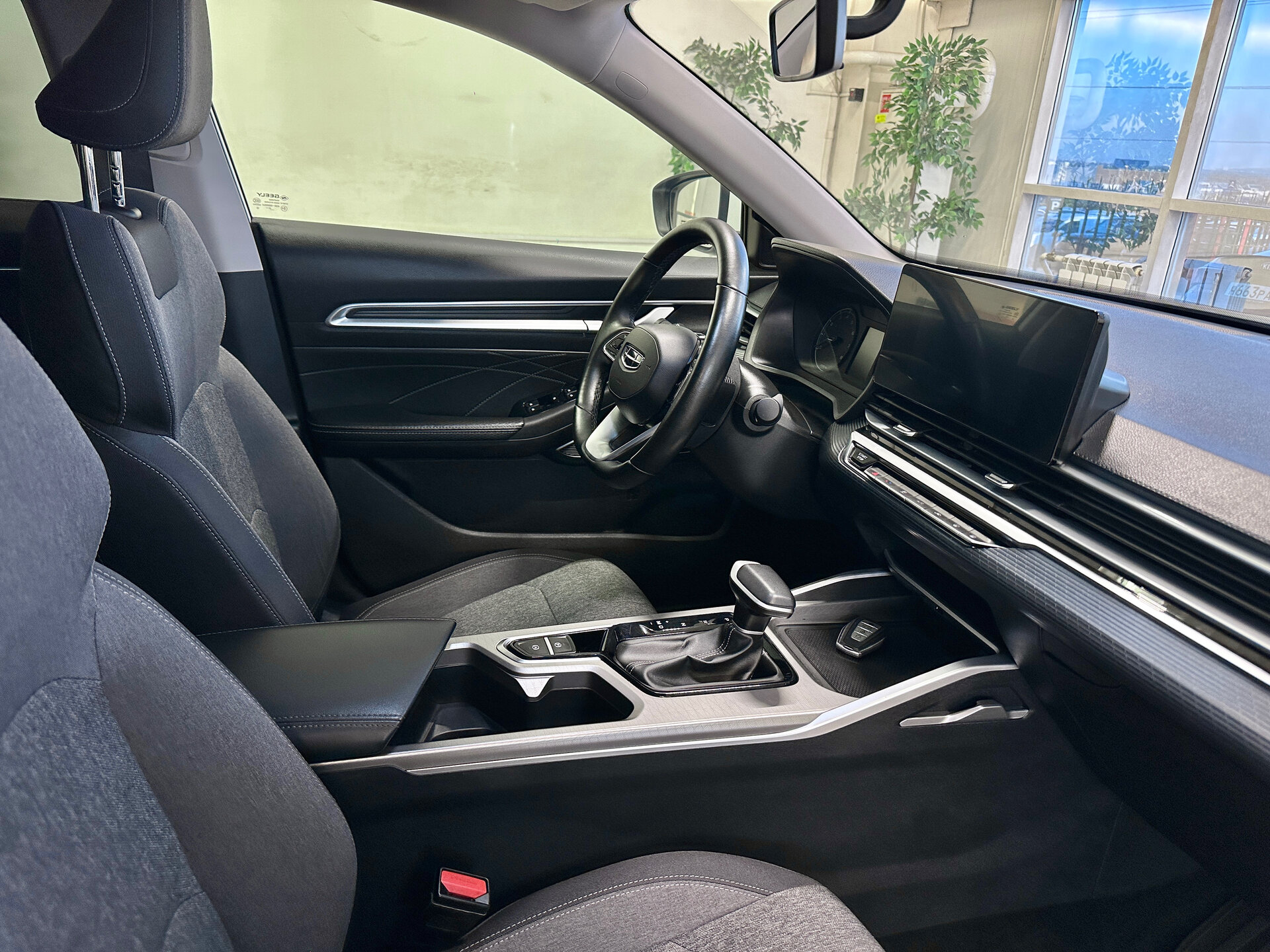 Geely Emgrand, II 2023