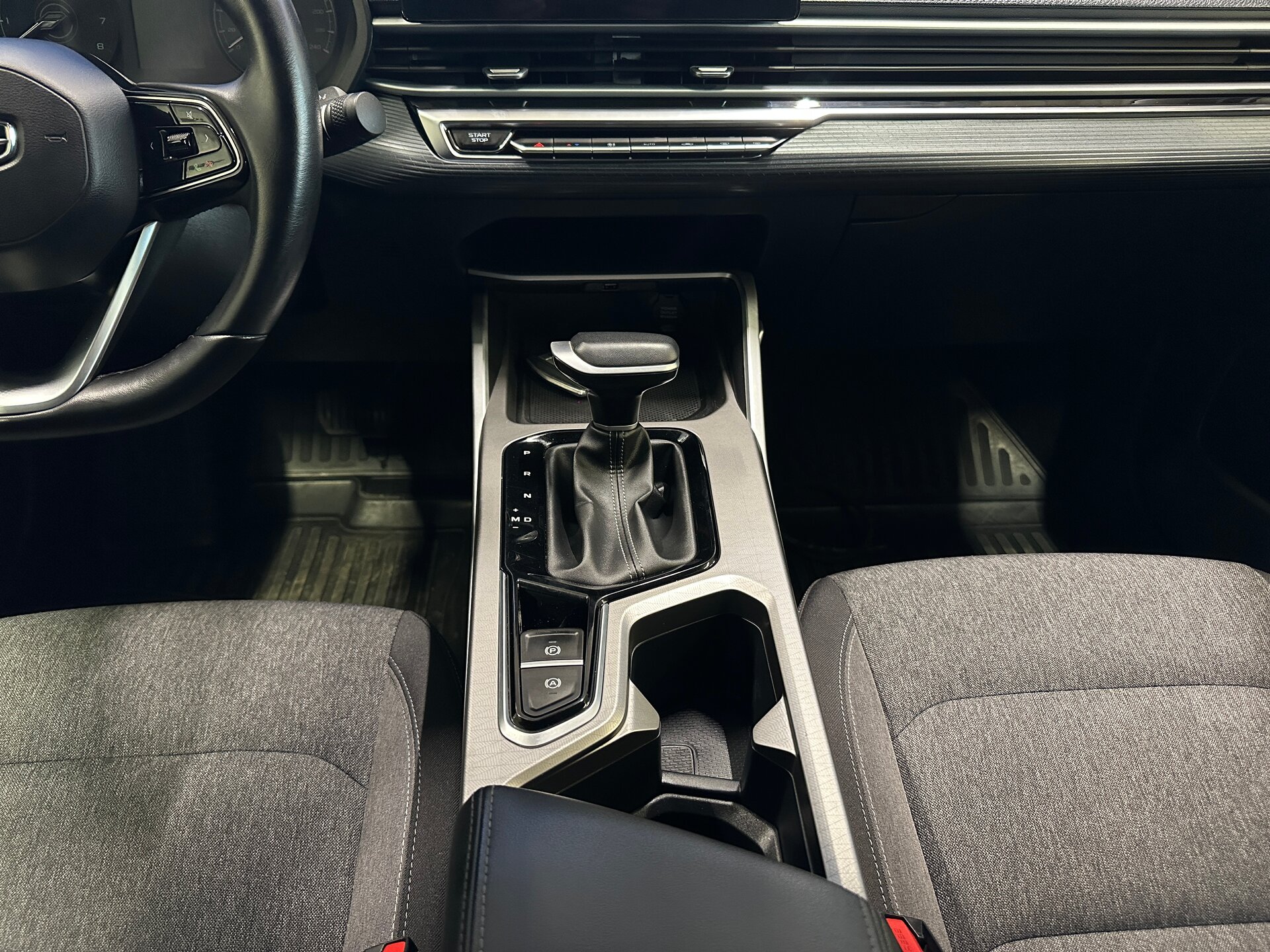 Geely Emgrand, II 2023
