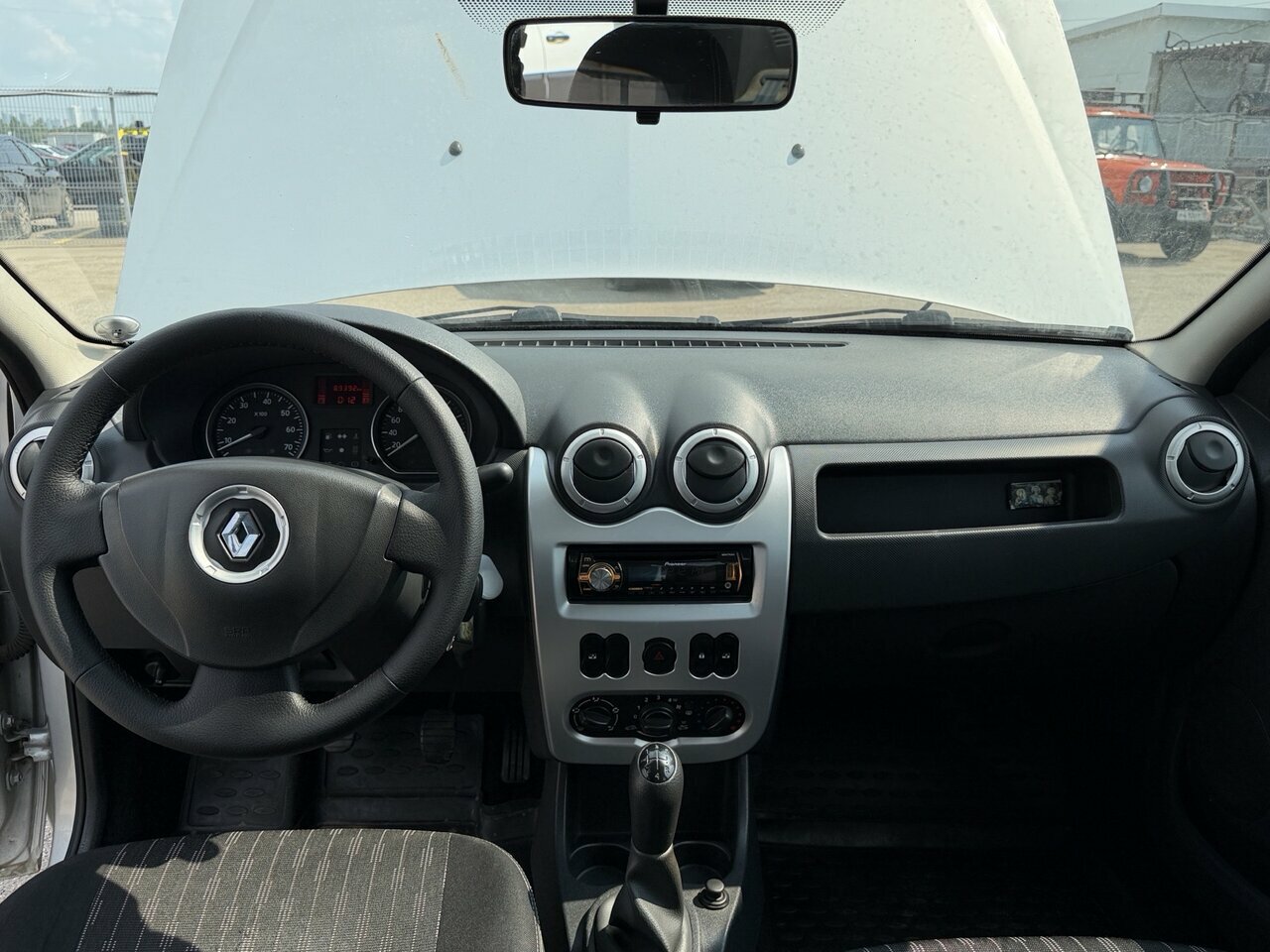 Renault Logan, I Рестайлинг 2013