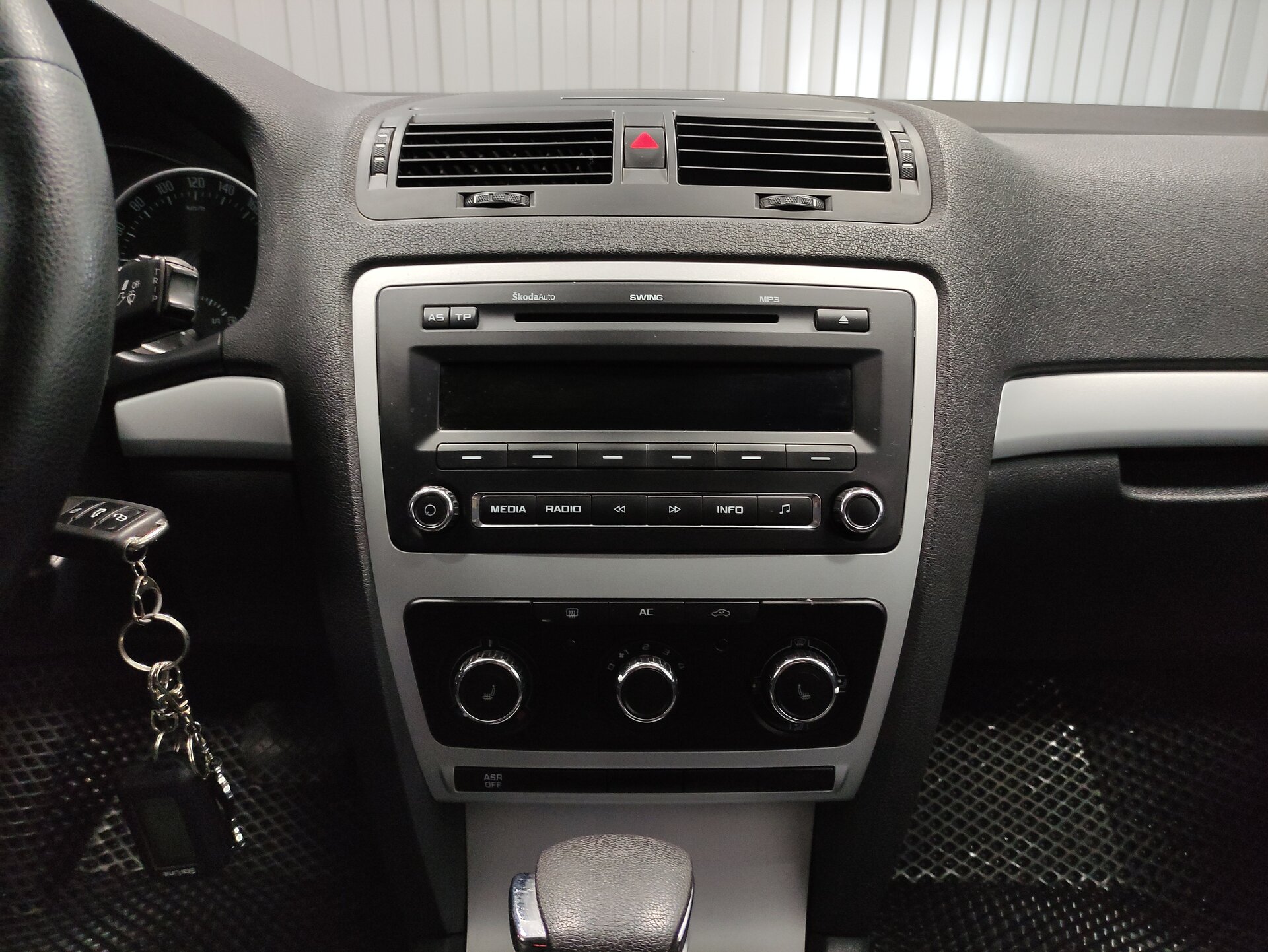 Skoda Octavia, II (A5) Рестайлинг 2011 Skoda Octavia, II (A5) Рестайлинг 2011