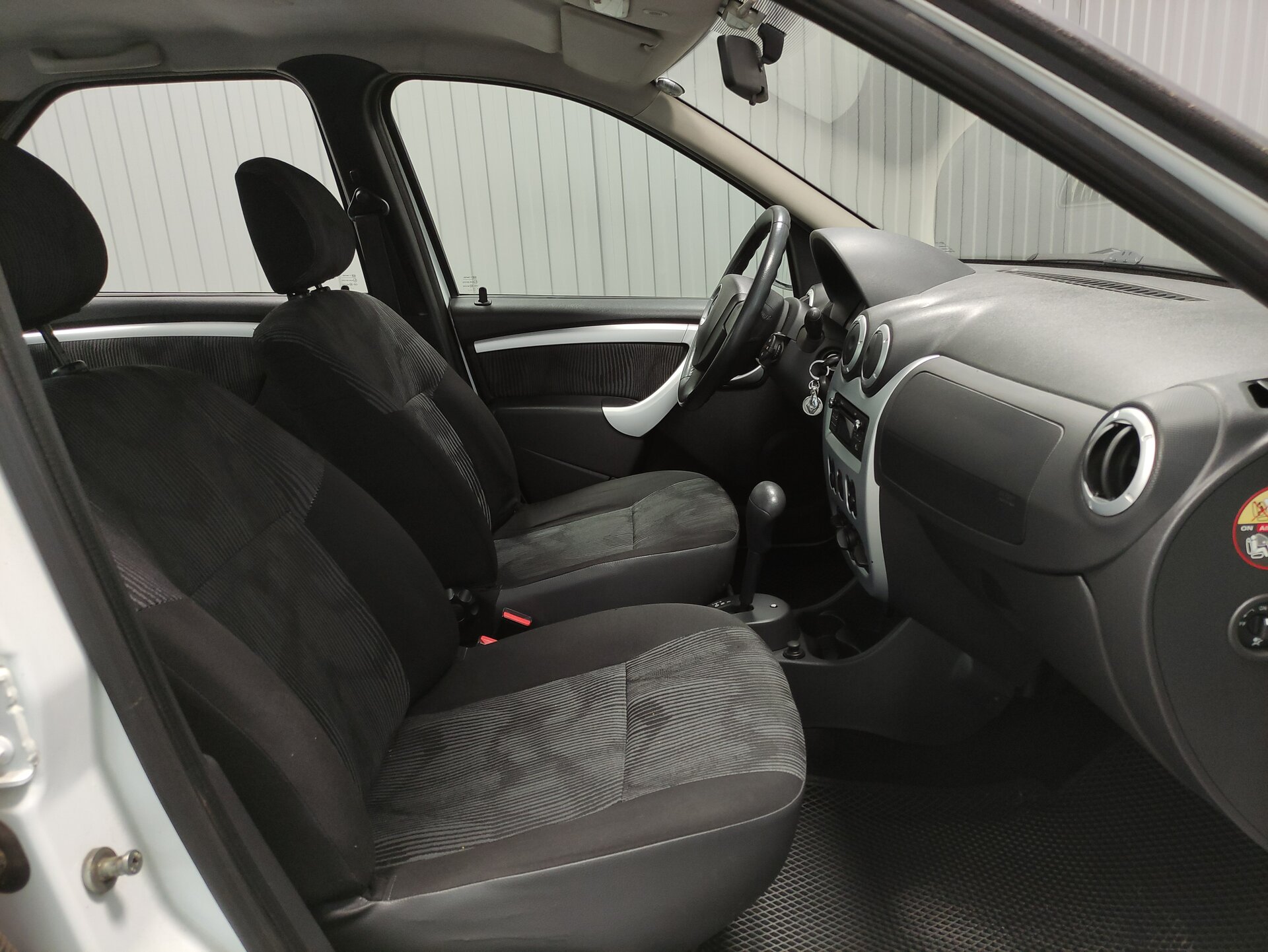 Renault Logan, I Рестайлинг 2013 Renault Logan, I Рестайлинг 2013