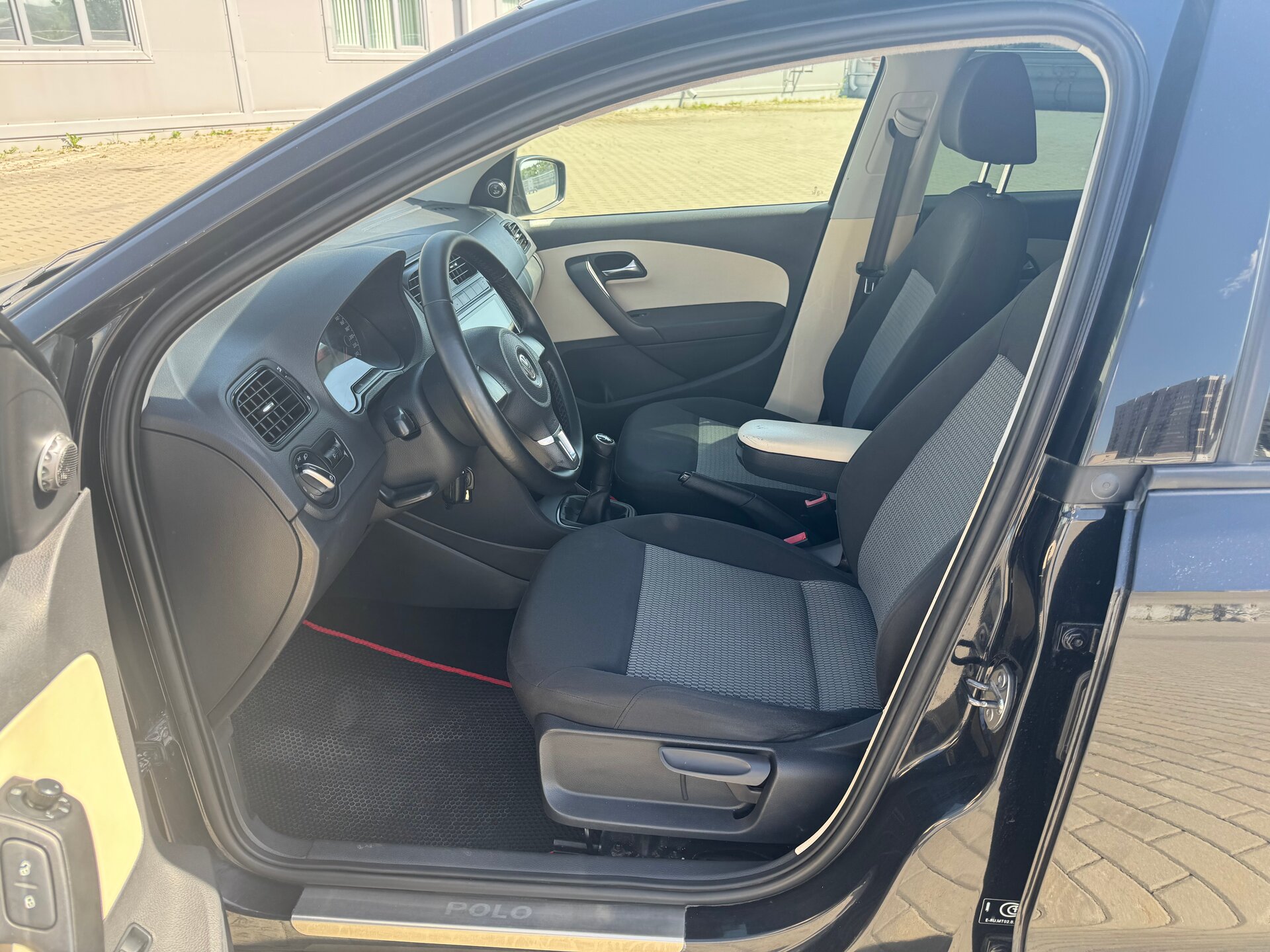 Volkswagen Polo, V 2011 Volkswagen Polo, V 2011
