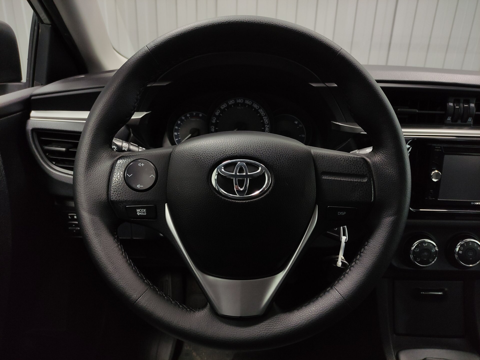 Toyota Corolla, XI (E160, E170, E180) 2014