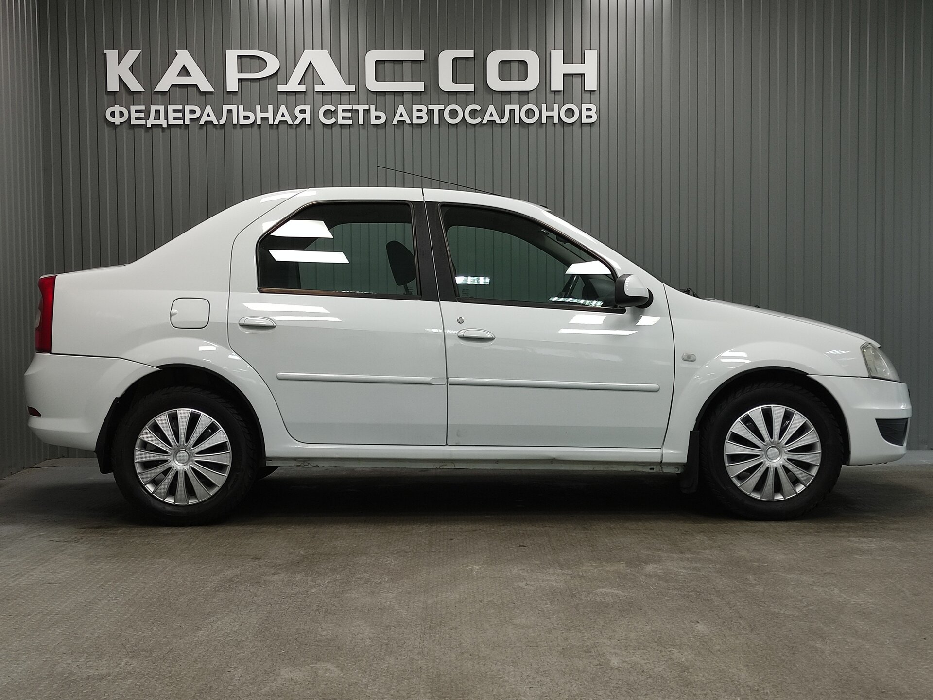 Renault Logan, I Рестайлинг 2013 Renault Logan, I Рестайлинг 2013