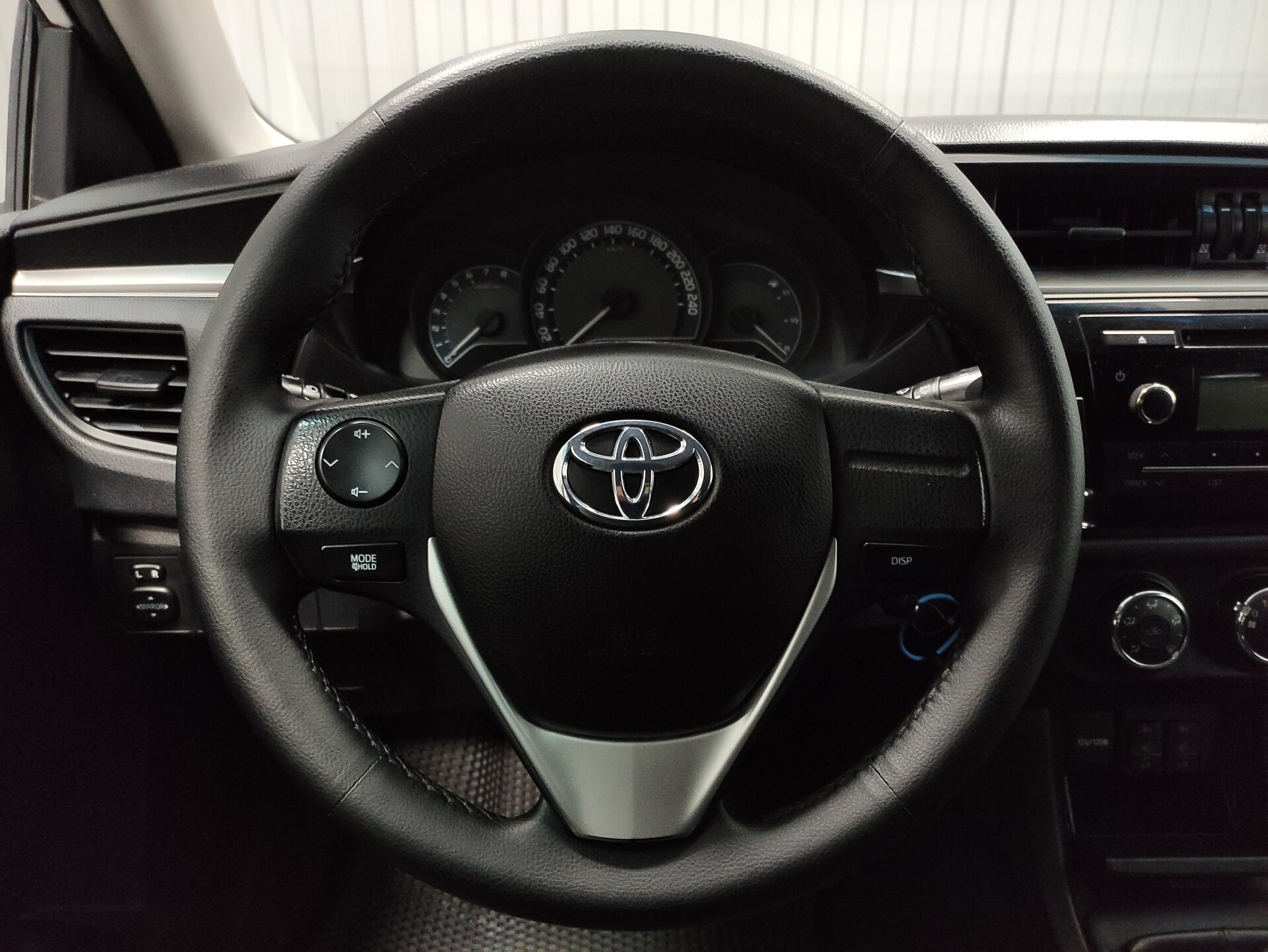 Toyota Corolla, XI (E160, E170, E180) 2013