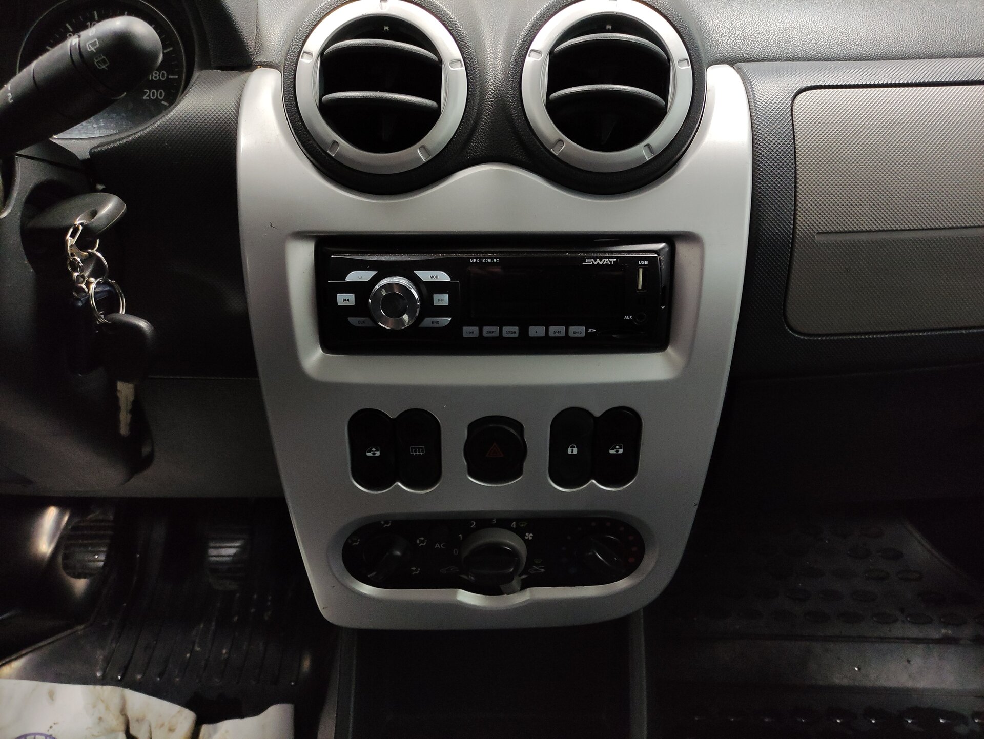 Renault Sandero, I 2011 Renault Sandero, I 2011
