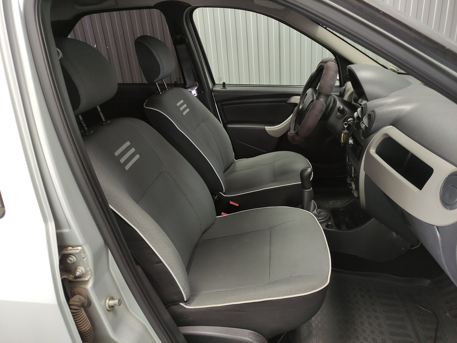Renault Logan, I Рестайлинг 2012 Renault Logan, I Рестайлинг 2012