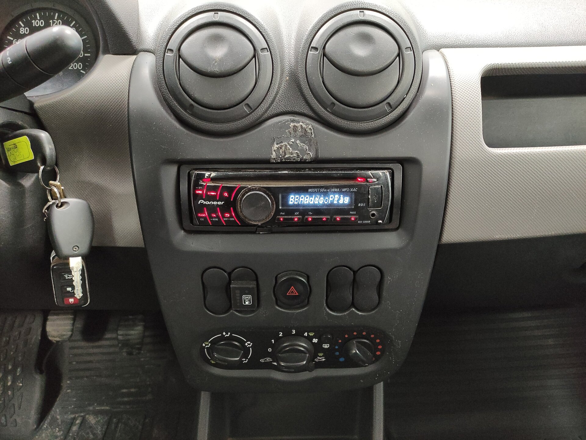 Renault Logan, I Рестайлинг 2015 Renault Logan, I Рестайлинг 2015