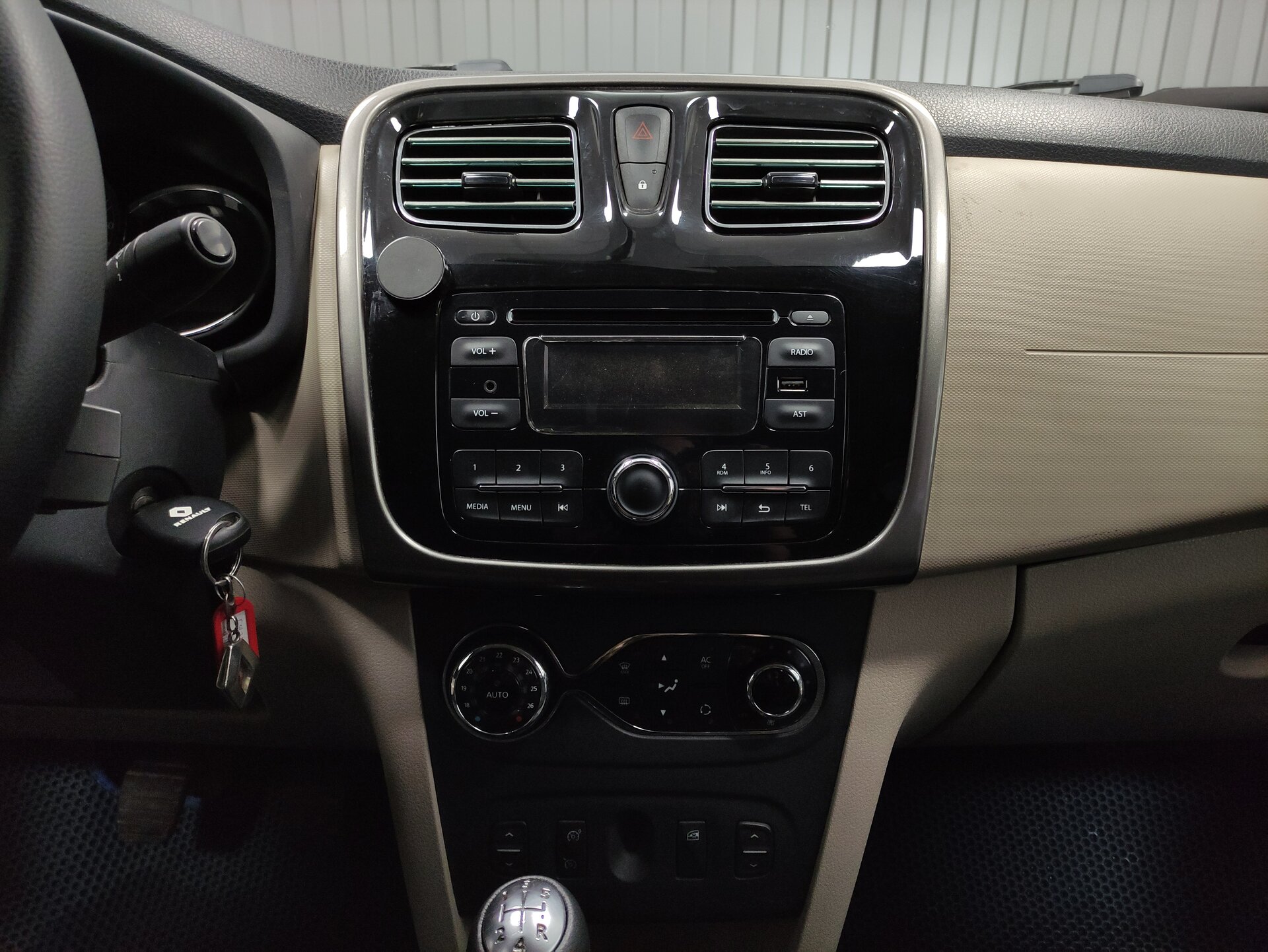 Renault Logan, II 2014 Renault Logan, II 2014