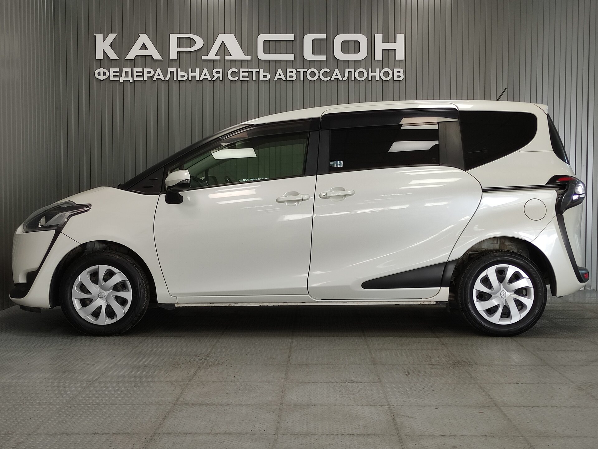 Toyota Sienta, II 2017