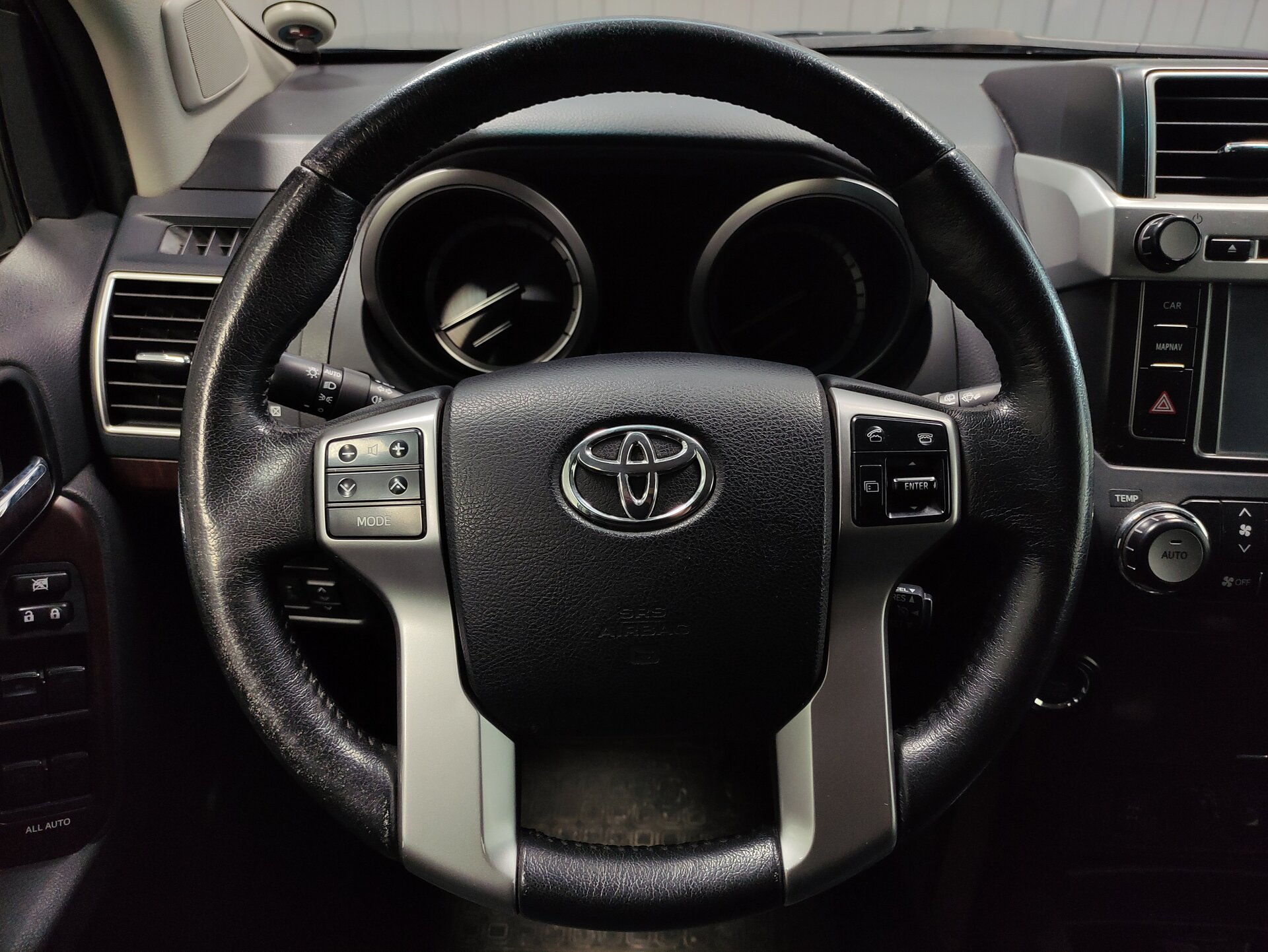 Toyota Land Cruiser Prado, 150 Series Рестайлинг 1 2013 Toyota Land Cruiser Prado, 150 Series Рестайлинг 1 2013