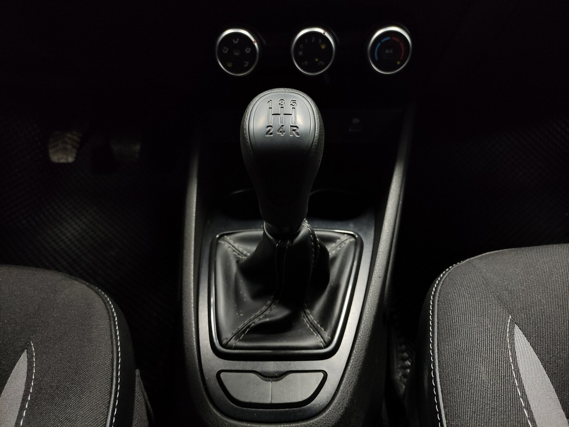 Lada (ВАЗ) Vesta, I Рестайлинг (NG) 2023 Lada (ВАЗ) Vesta, I Рестайлинг (NG) 2023