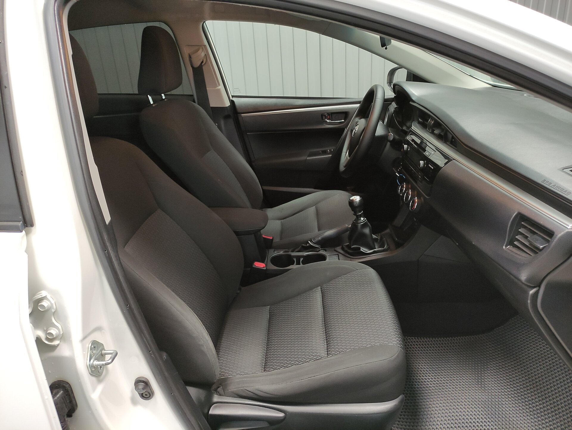 Toyota Corolla, XI (E160, E170, E180) 2013
