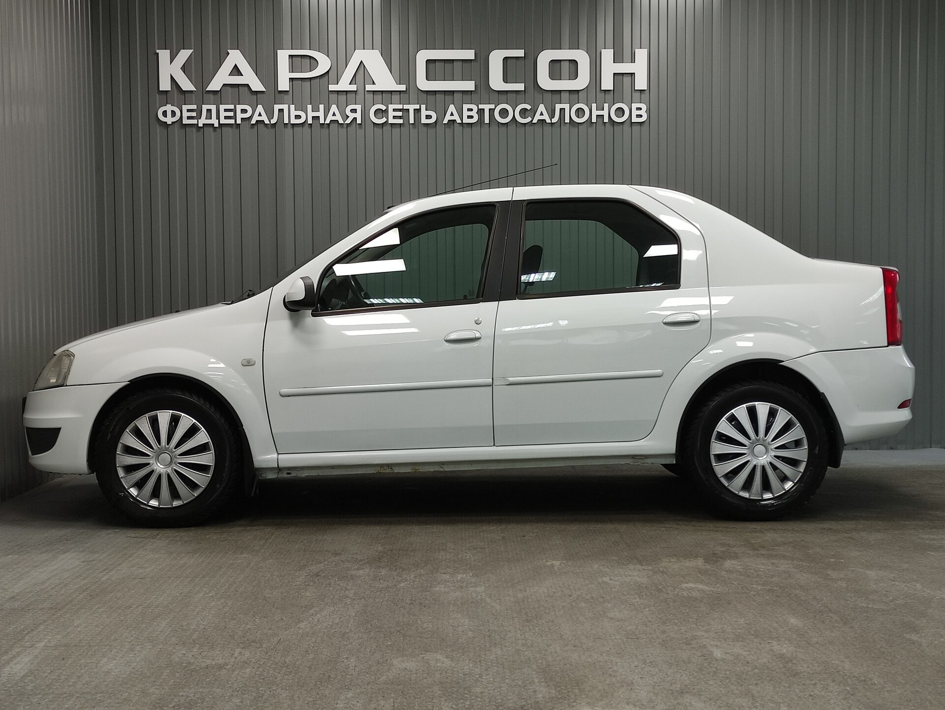 Renault Logan, I Рестайлинг 2013 Renault Logan, I Рестайлинг 2013