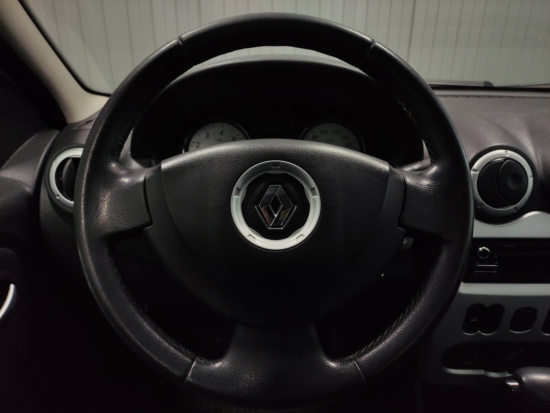 Renault Logan, I Рестайлинг 2013 Renault Logan, I Рестайлинг 2013
